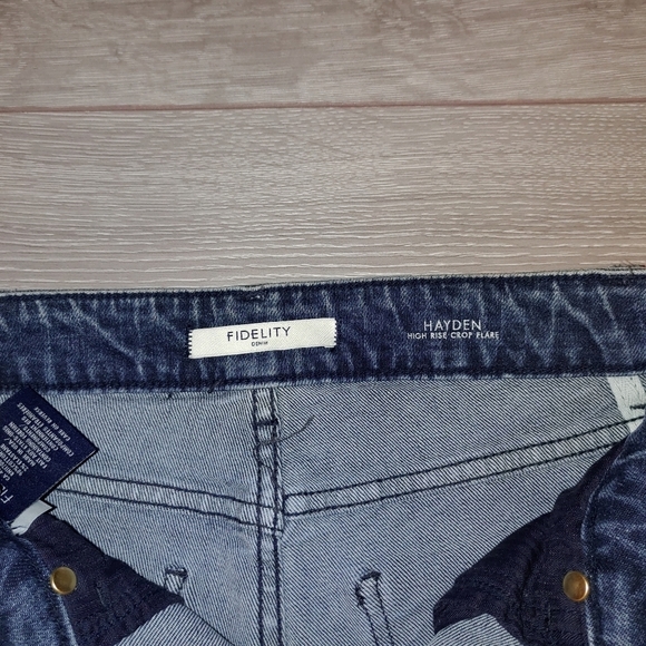 Fidelity Hayden Highrise Crop Flare - Picture 3 of 6